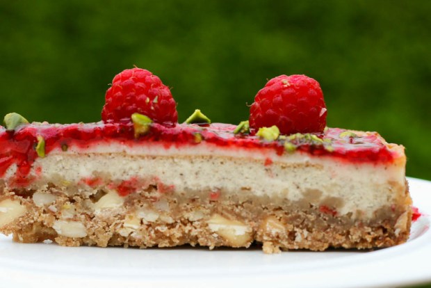 https://ravfood.com/2012/11/08/manhattan-style-strawberry-cheesecake/