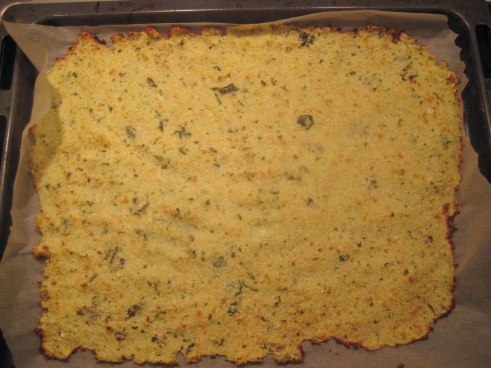 Den færdigebagte blomkålspizzabund