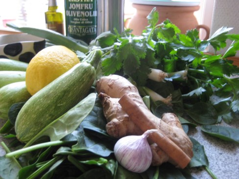 Ingredienser til lun squash salat