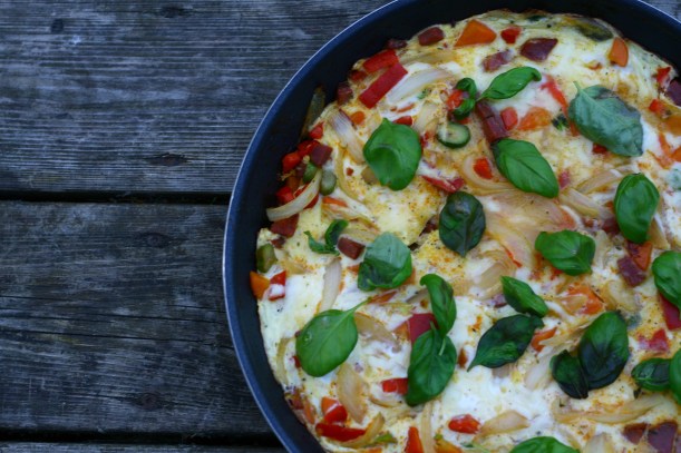 Omelet med chorizo og grøntsager