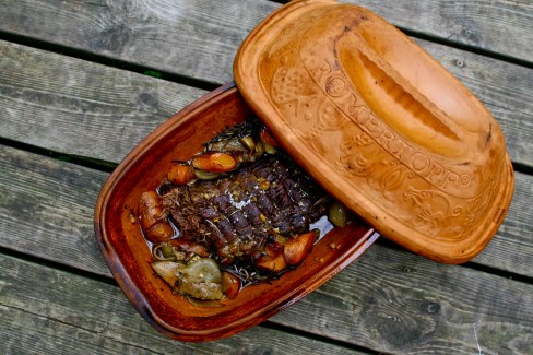 Gammeldags oksesteg med pilsner i Römertopf Gammeldags oksesteg med pilsner i Römertopf