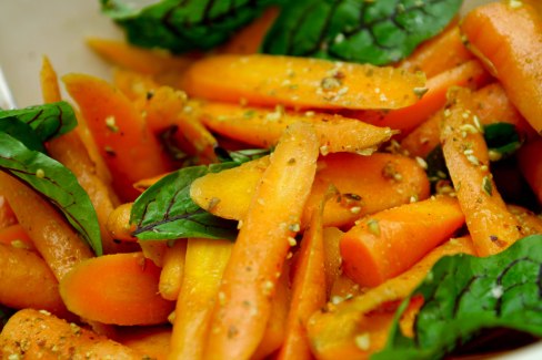 Ristede orangerødder med nøddesalt og chili