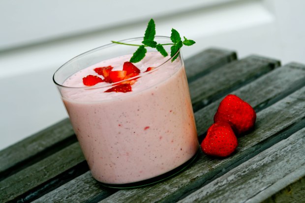 Skyr med jordbær på 3 forskellige måder