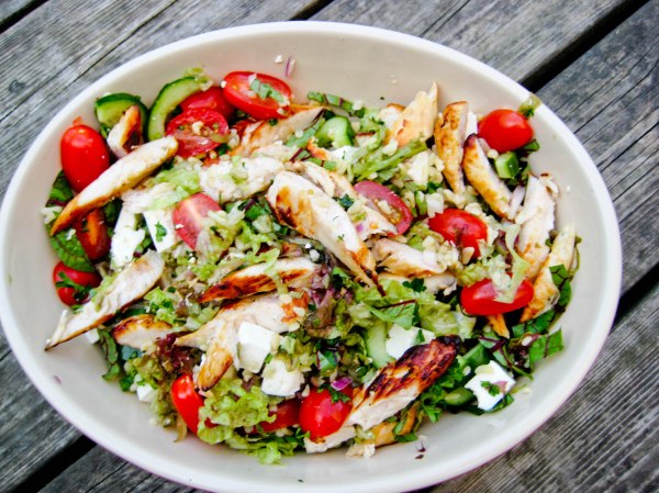 Kyllingesalat med feta og bulgur
