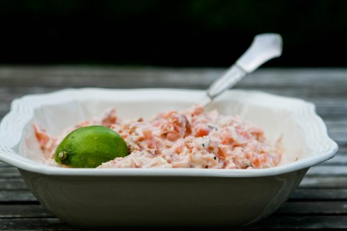 Laksesalat med lime og peberrod