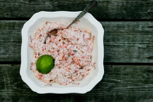 Laksesalat med lime og peberrod