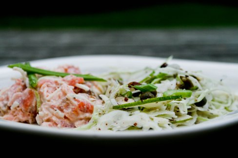 Laksesalat med lime og peberrod
