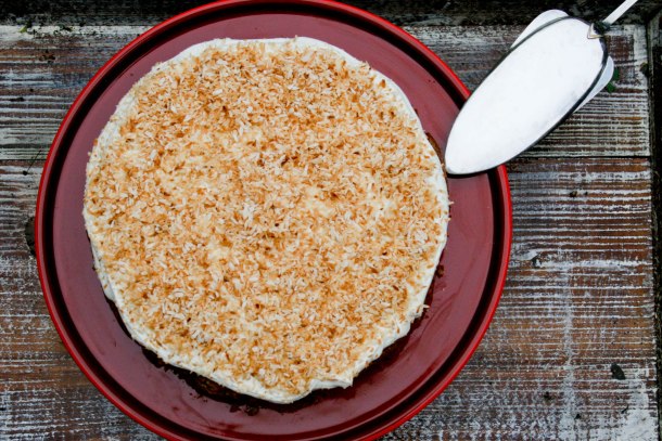 Hurtig krydderkage med citron/ricotta topping