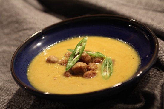 Kikærtesuppe med skyr og kylling Kikærtesuppe med skyr og kylling