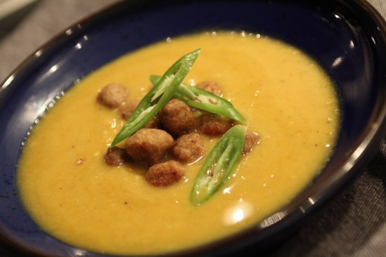 Kikærtesuppe med skyr og kylling Kikærtesuppe med skyr og kylling