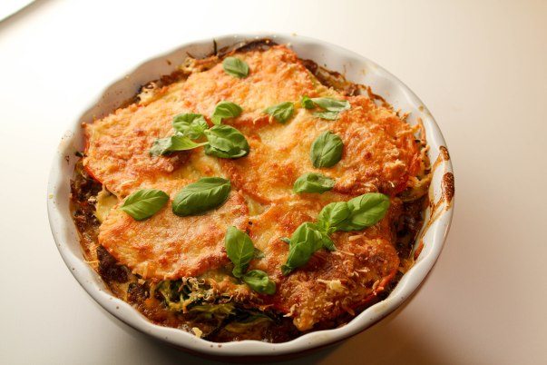 Gratineret squash spaghetti med oksekød