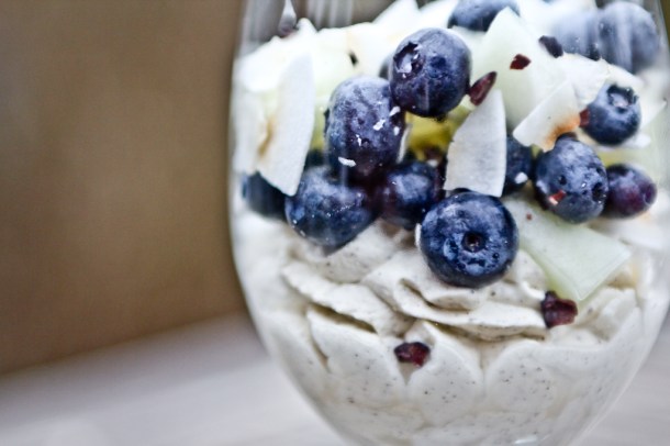 Vaniljefløde med bær og melon LCHF
