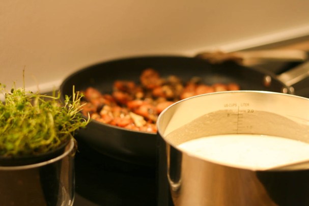 Cremet suppe med blomkål, jordskokker og citron