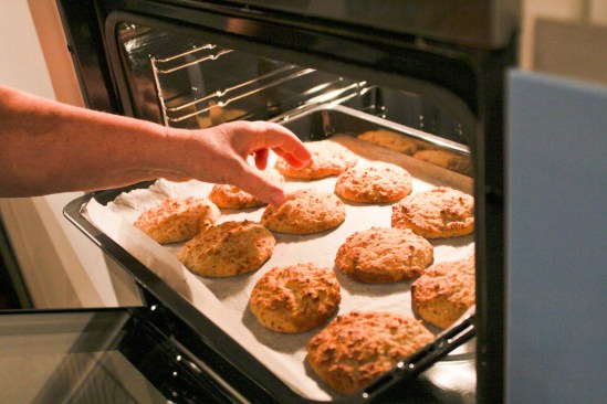 LCHF fastelavnsboller med lime/ blåbærcreme