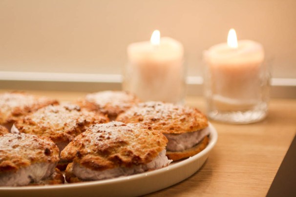 LCHF fastelavnsboller med lime/ blåbærcreme