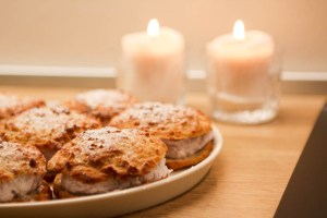 LCHF fastelavnsboller med lime/ blåbærcreme