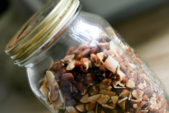 Mysli med røde linser, mandler og kokos