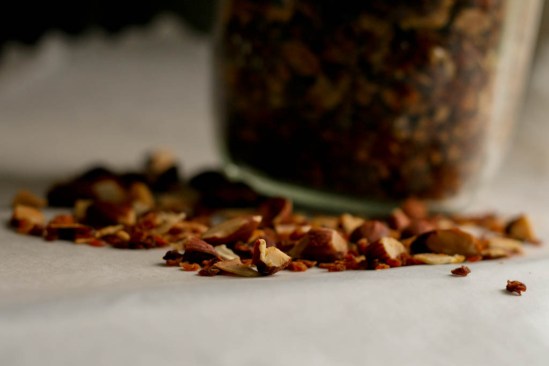 Mysli med røde linser, mandler og kokos