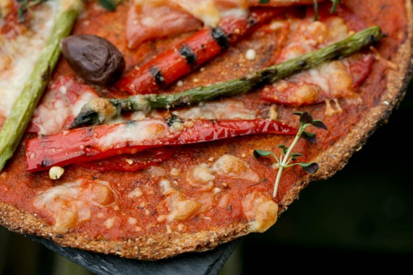 Rootza med grillede grøntsager og chorizo