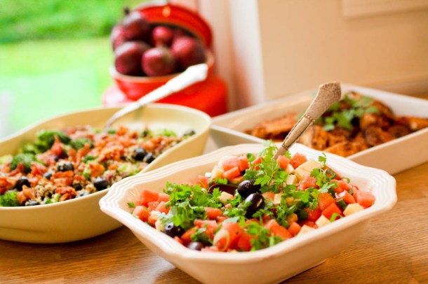 Vandmelonsalat med feta, forårsløg og kørvel