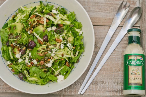 Frillicesalat med grønne sager og caesardressing fra Cardini´s