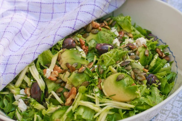 Frillicesalat med grønne sager og caesardressing fra Cardini´s