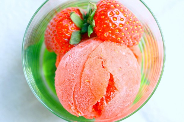 Jordbærsorbet med citron og vanilje