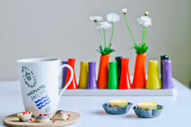 Kokosbomber med lakrids og chiafrø-4