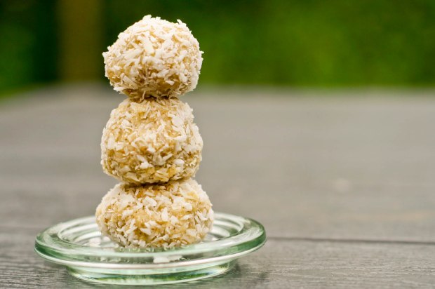 Kokoskugler med muskat og kanel-4