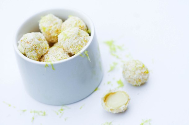 Macadamianødderi hvid chokolade med kokos, citron og cayenne-5