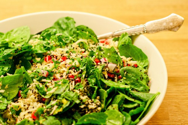 Blomkålscouscous med tahindressing og ristet sesam.-5