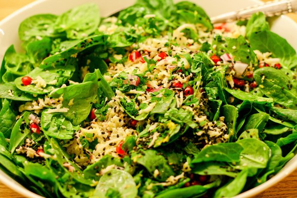 Blomkålscouscous med tahindressing og ristet sesam.-6