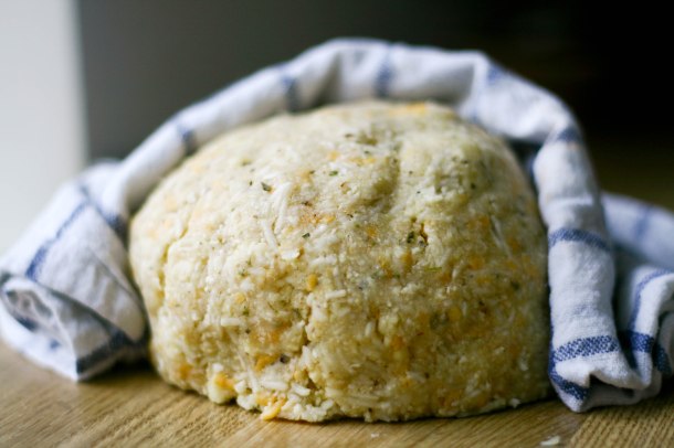 LCHF blomkålspizza med sprødere bund