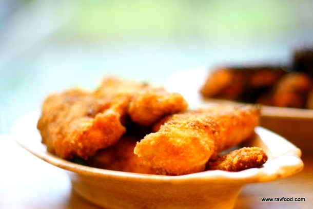 Kyllingfilet med flæskesværspanering