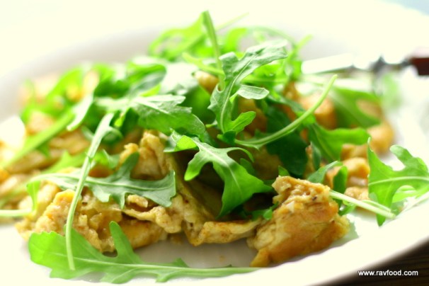 Scrambled æg med barbecue og ost