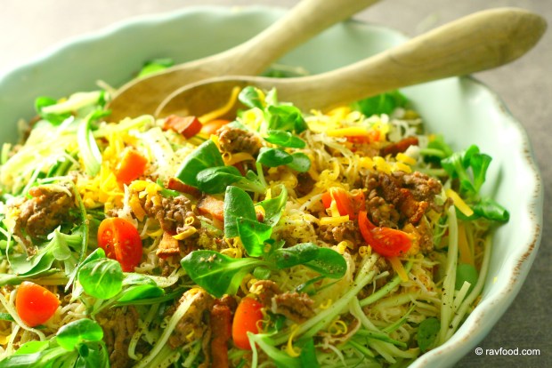 Burgersalat med ægte burgerdressing