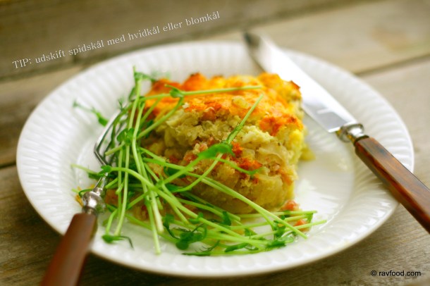 Spidskål med bacon og løg