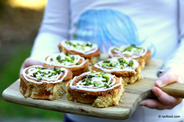 Kanelsnegle med marcipanremonce