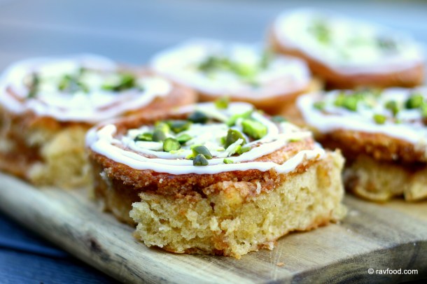 Kanelsnegle med marcipanremonce