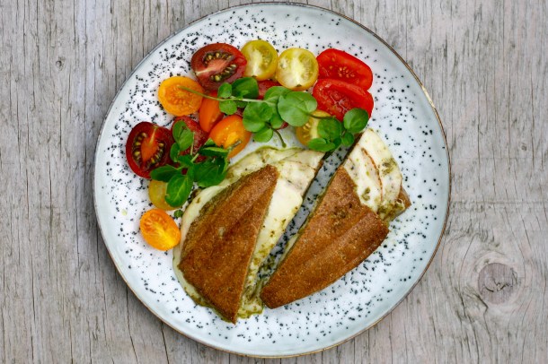 Panini med skinke, ost og pesto