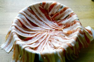 Bacon cheeseburger tærte