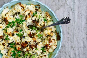 Blomkål bagt med flødeost, hvidløg og timian