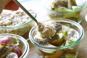 Æblekage med nødde/ kokoscrumble