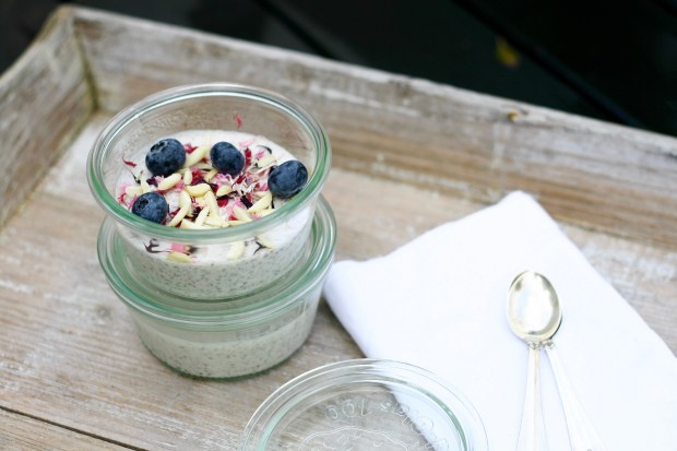 Chiagrød med mandler